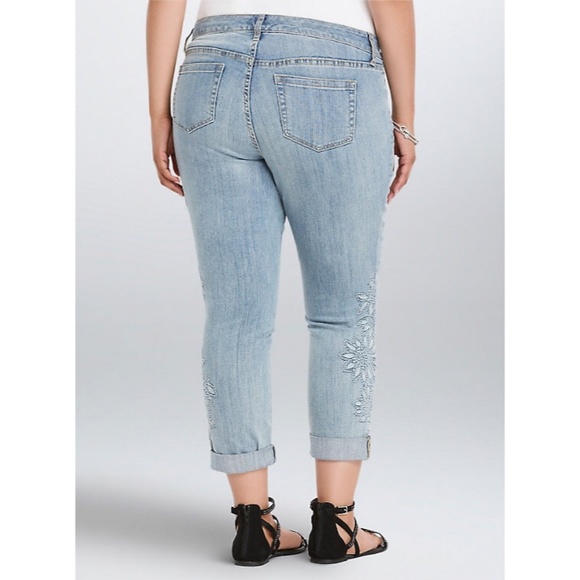 Torrid | Floral Embroidered Boyfriend Jeans Size16 - Picture 2 of 8
